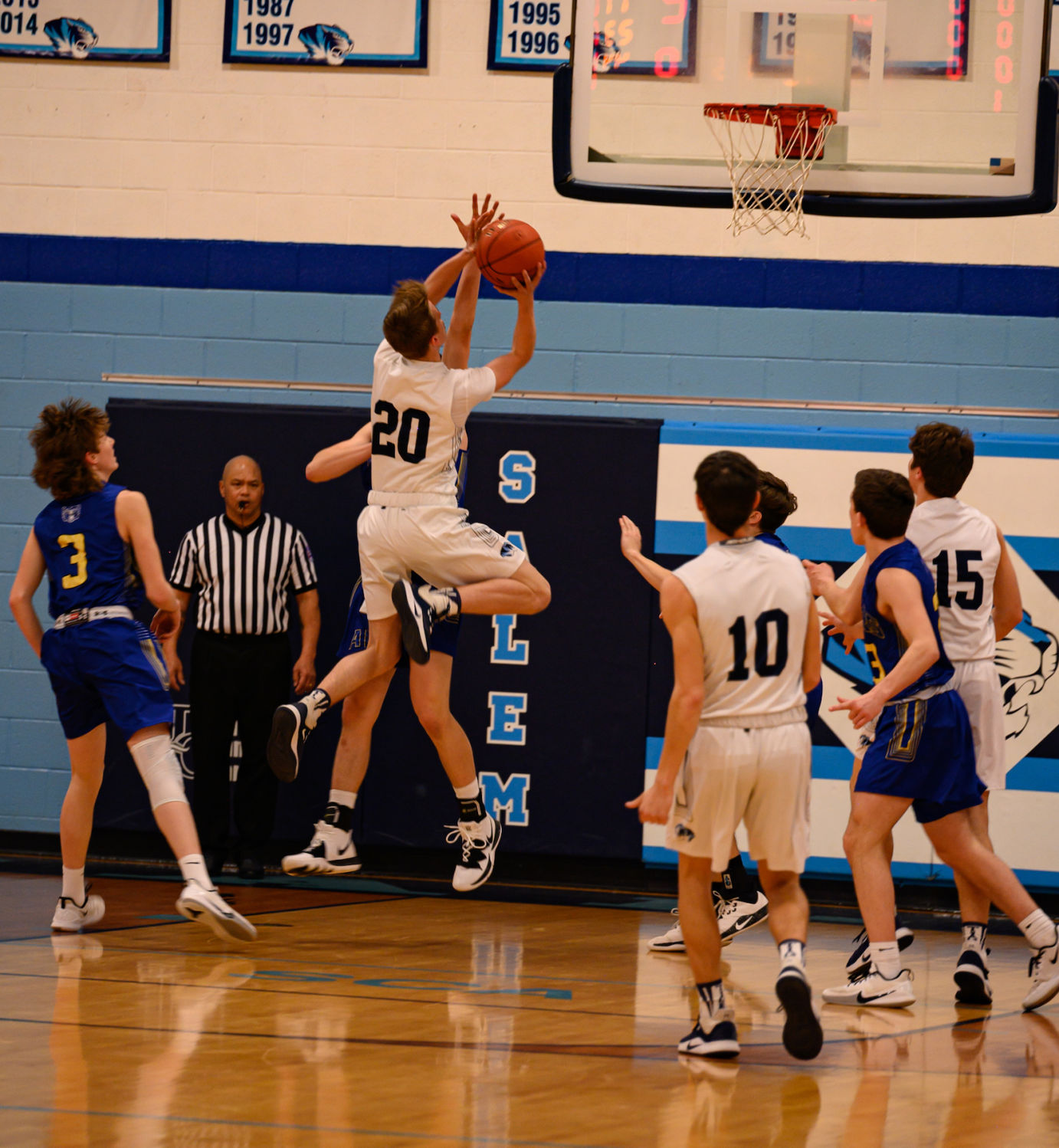 BoysBasketballvsAva(70of154)-Copy-Copy.jpg